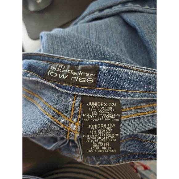No Boundaries Juniors Low Rise Denim Blue Jeans Size 13 Eyelet Belt Y2K Punk - Picture 6 of 12